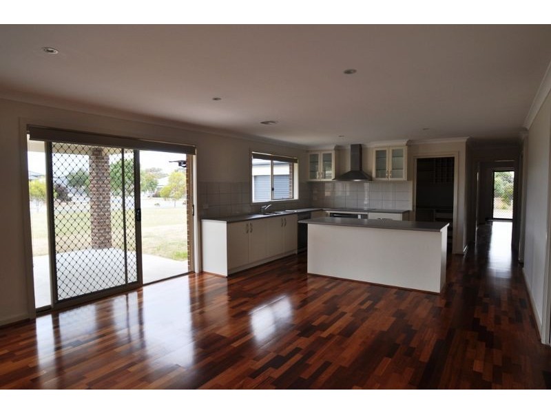 4 Somerset Place, Inverloch VIC 3996