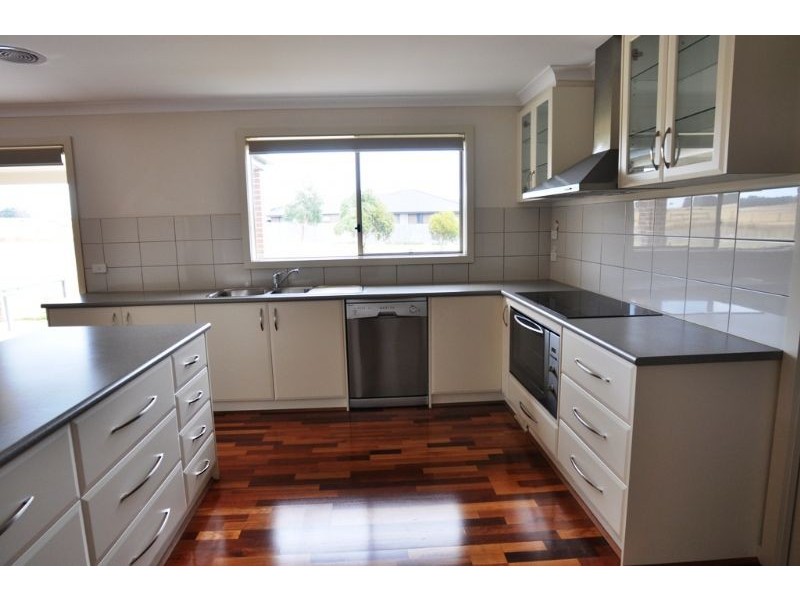 4 Somerset Place, Inverloch VIC 3996