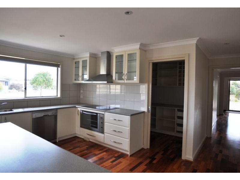 4 Somerset Place, Inverloch VIC 3996