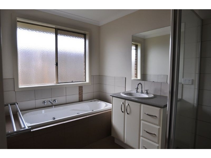 4 Somerset Place, Inverloch VIC 3996