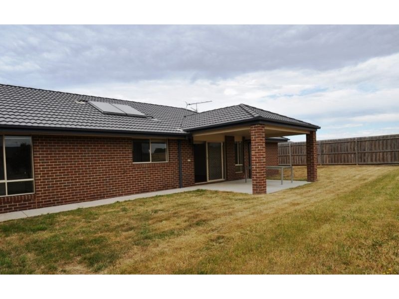4 Somerset Place, Inverloch VIC 3996