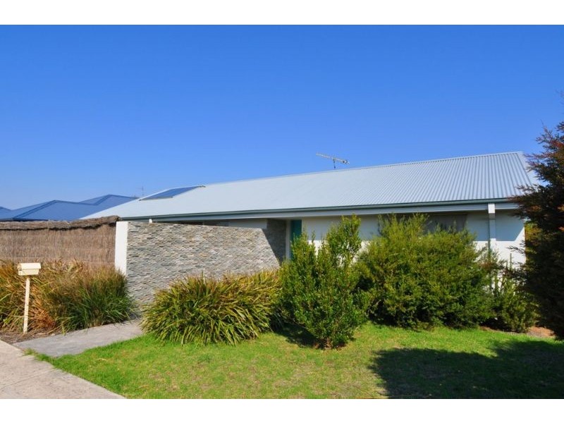 8 Outrigger Drive, Inverloch VIC 3996