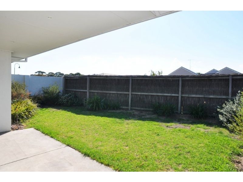 8 Outrigger Drive, Inverloch VIC 3996