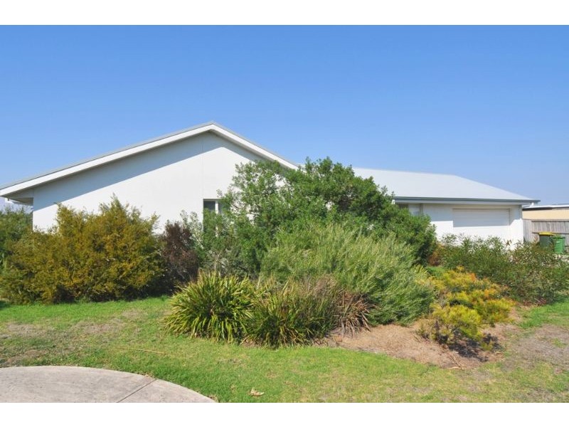 8 Outrigger Drive, Inverloch VIC 3996