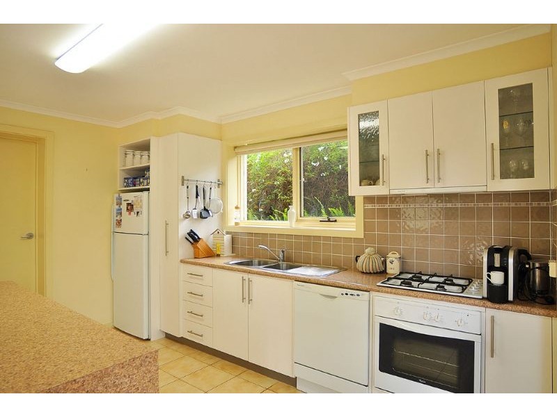 27 Garden Crs, Inverloch VIC 3996