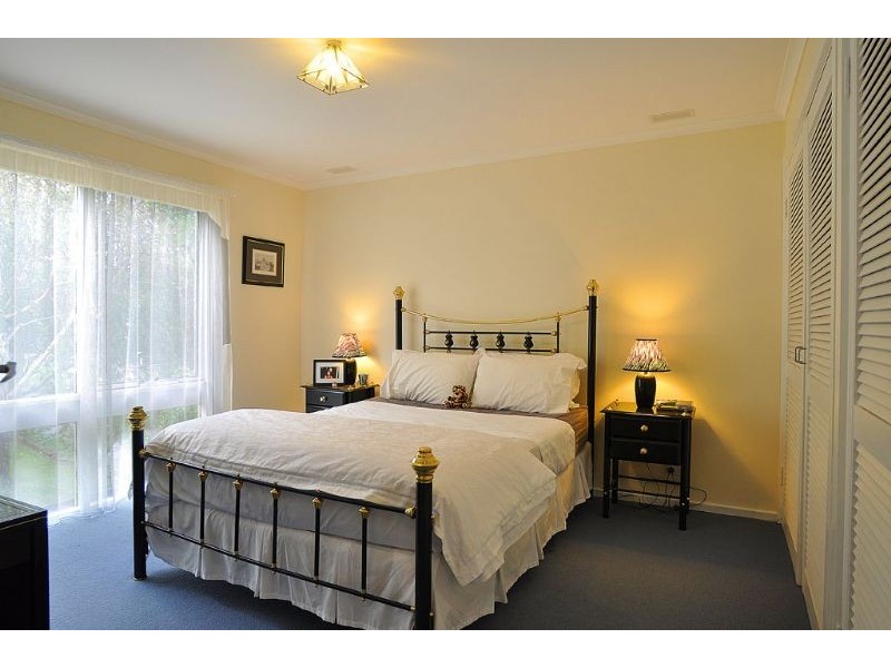 27 Garden Crs, Inverloch VIC 3996