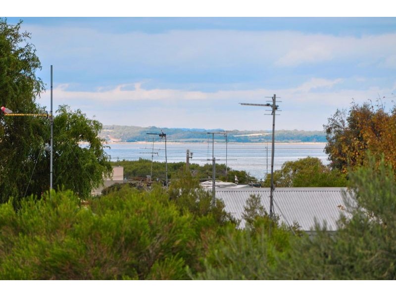 27 Garden Crs, Inverloch VIC 3996
