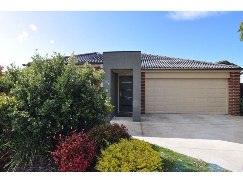 1 Hobson Place, Inverloch VIC 3996