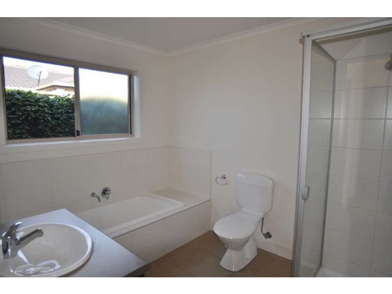 1 Hobson Place, Inverloch VIC 3996