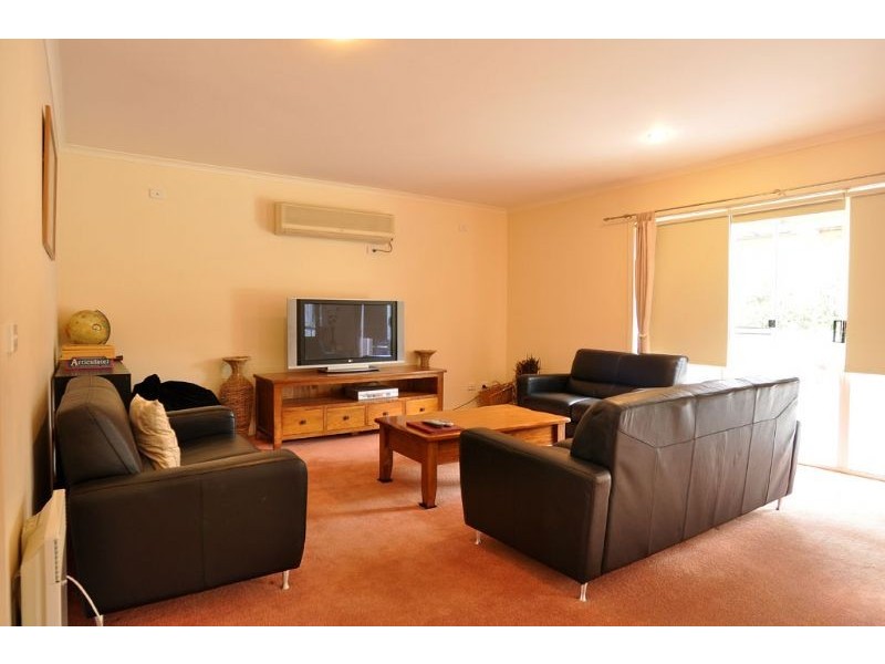 25 Sandy Mount Avenue, Inverloch VIC 3996