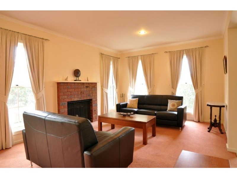 25 Sandy Mount Avenue, Inverloch VIC 3996