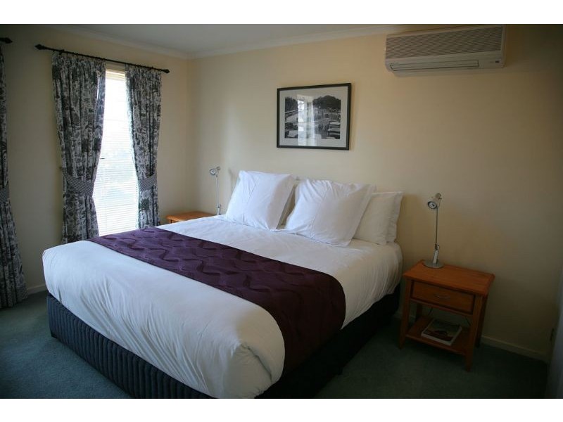 25 Sandy Mount Avenue, Inverloch VIC 3996