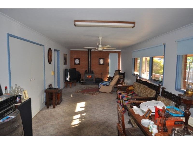 15 Youll Grv, Inverloch VIC 3996