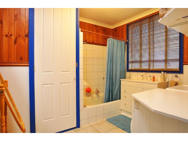 5 John St, Inverloch VIC 3996