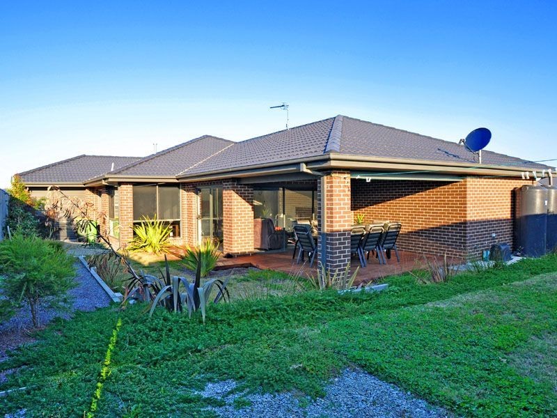 8 Headland Way, Inverloch VIC 3996