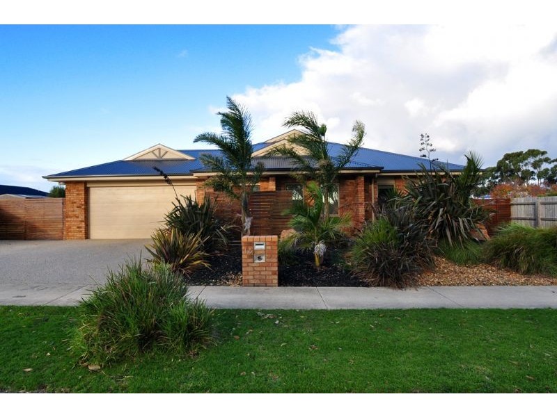 18 Albert Ruttle Drive, Inverloch VIC 3996