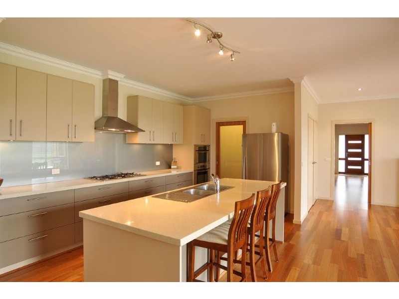 18 Albert Ruttle Drive, Inverloch VIC 3996