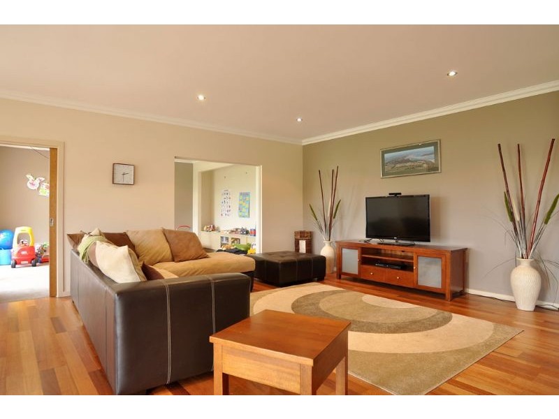 18 Albert Ruttle Drive, Inverloch VIC 3996