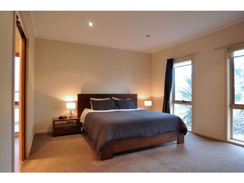 18 Albert Ruttle Drive, Inverloch VIC 3996