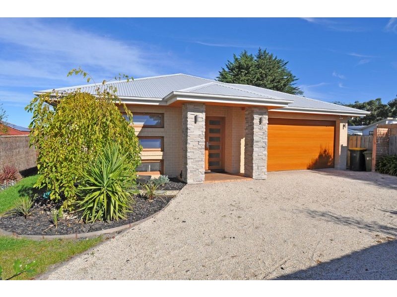 21a Powlett Street Inverloch, Inverloch VIC 3996