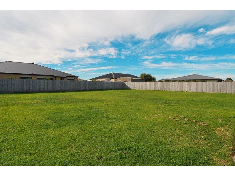 20 Albert Ruttle Drive, Inverloch VIC 3996