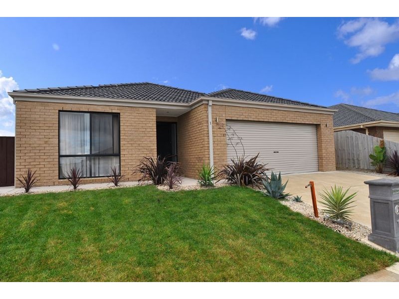 1 Dalmont Bay, Inverloch VIC 3996