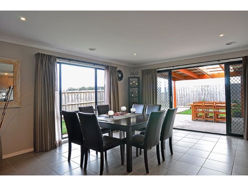 1 Dalmont Bay, Inverloch VIC 3996