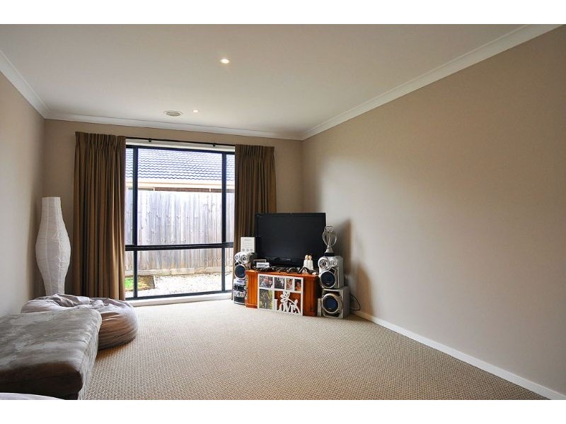 1 Dalmont Bay, Inverloch VIC 3996