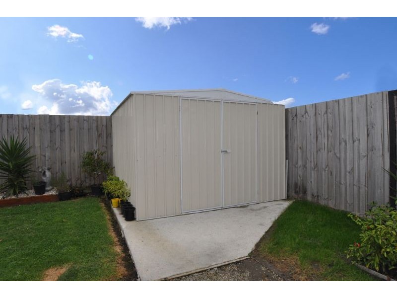 1 Dalmont Bay, Inverloch VIC 3996
