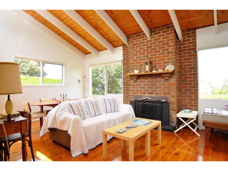 61 Bayview Ave, Inverloch VIC 3996