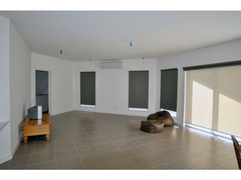 1/74 Williams Street, Inverloch VIC 3996