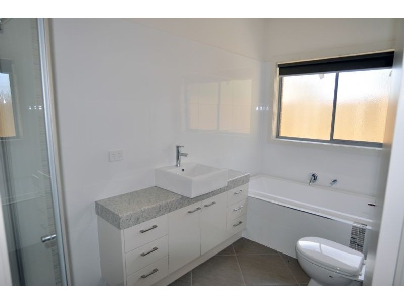 1/74 Williams Street, Inverloch VIC 3996