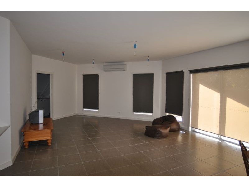 2/74 Williams Street, Inverloch VIC 3996