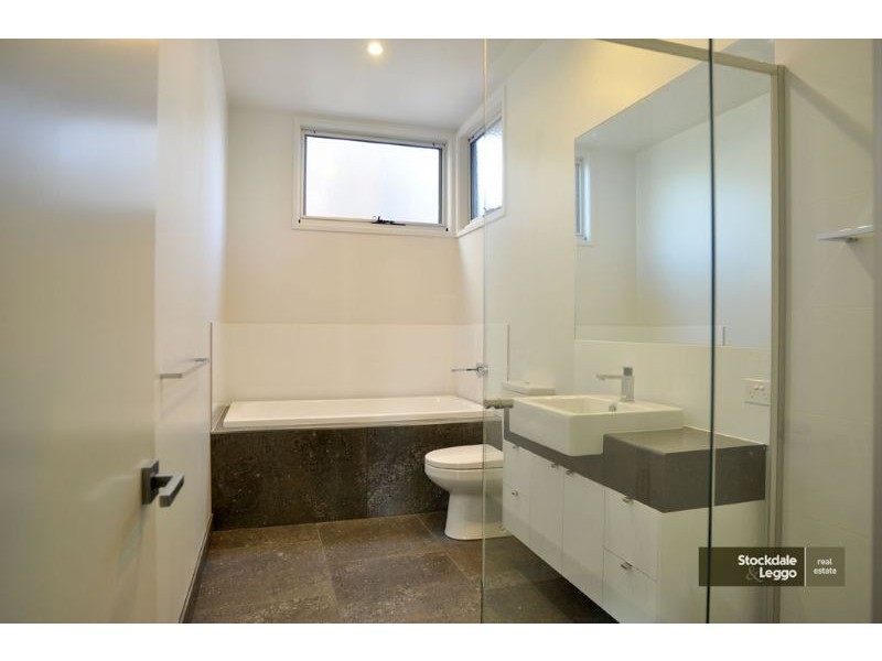 1/2 Western Court, Inverloch VIC 3996