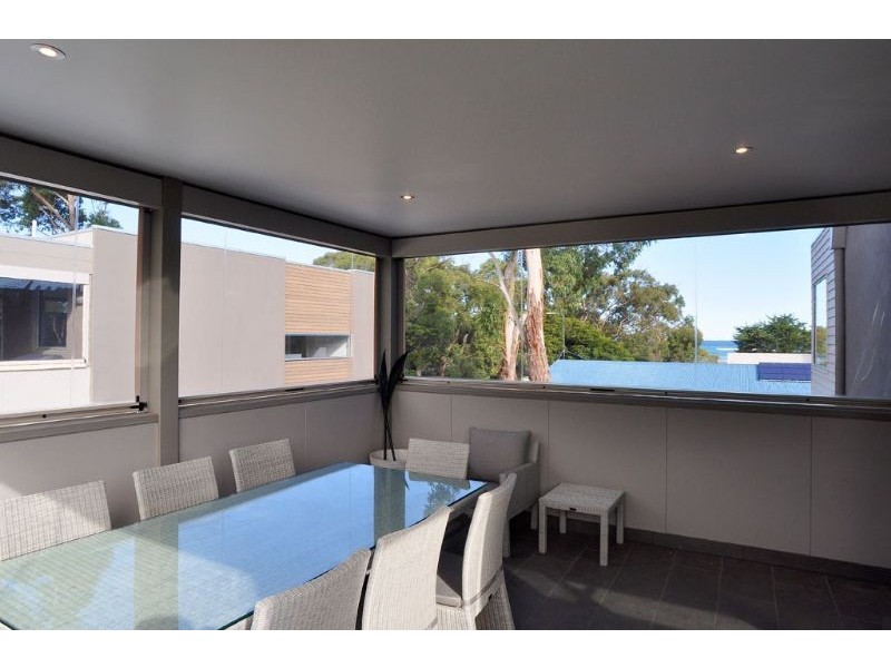 2/2 Western Court, Inverloch VIC 3996