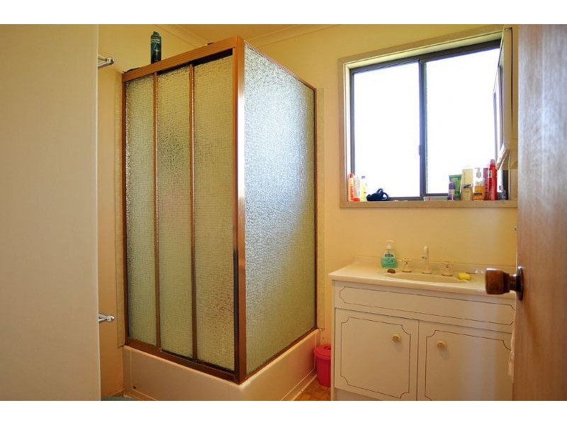 4 Beilby Ave, Inverloch VIC 3996