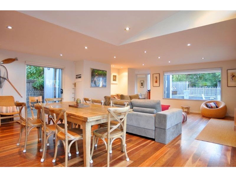 14 Ebor Avenue, Inverloch VIC 3996