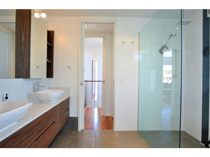 14 Ebor Avenue, Inverloch VIC 3996