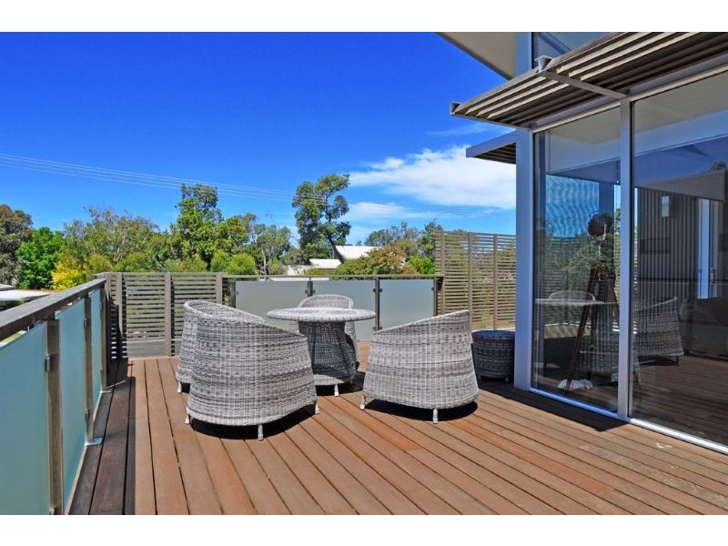 14 Ebor Avenue, Inverloch VIC 3996