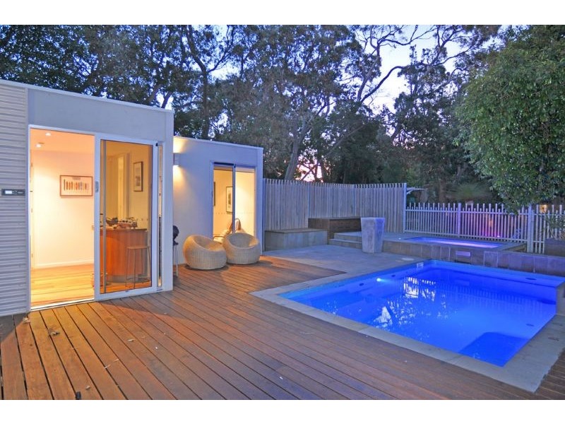 14 Ebor Avenue, Inverloch VIC 3996