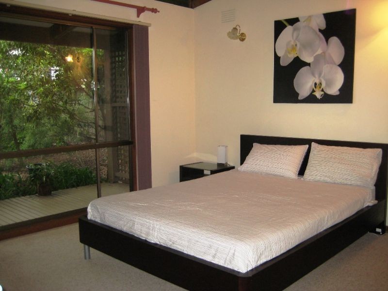 25 Gordon Avenue, Inverloch VIC 3996