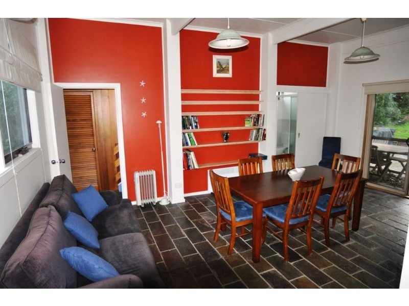 42 Bayview Avenue, Inverloch VIC 3996