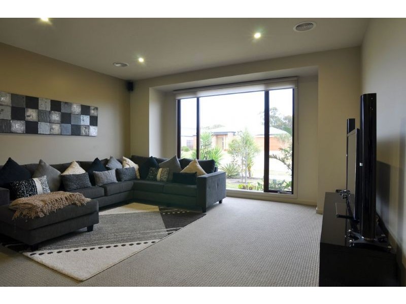 28 Paperbark Plc, Inverloch VIC 3996