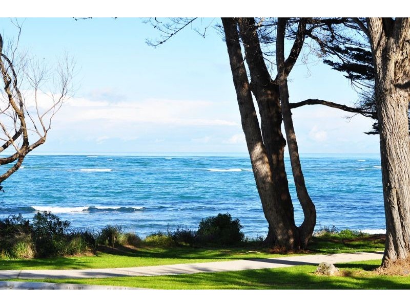 8 Holt Court, Inverloch VIC 3996