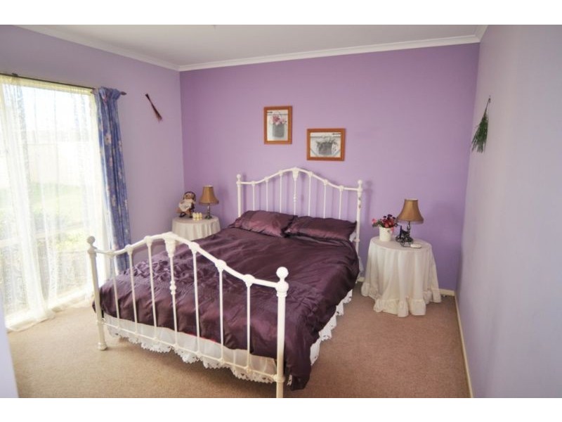 23 Youll Grv, Inverloch VIC 3996