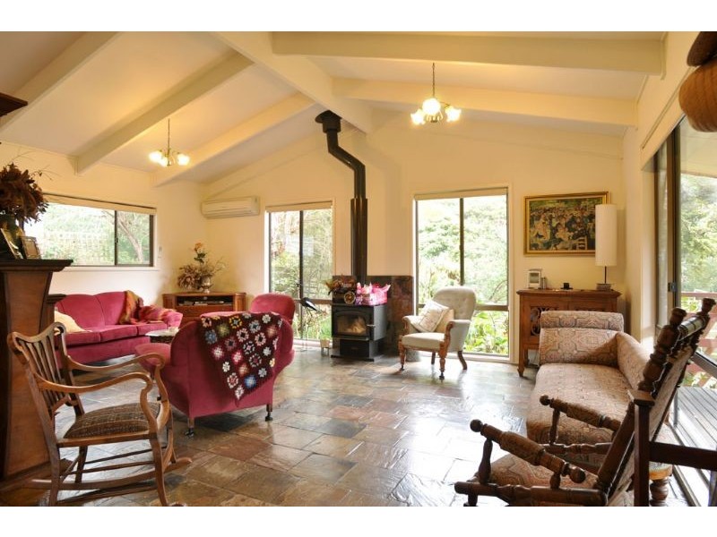 8 Lohr Avenue, Inverloch VIC 3996