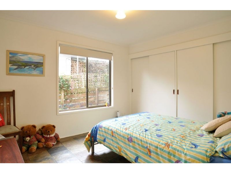 8 Lohr Avenue, Inverloch VIC 3996