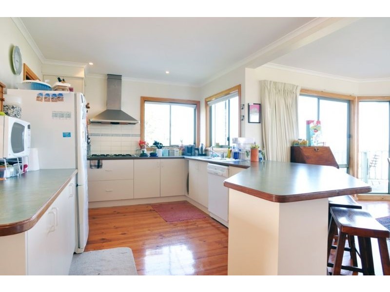 8a Beilby Ave, Inverloch VIC 3996