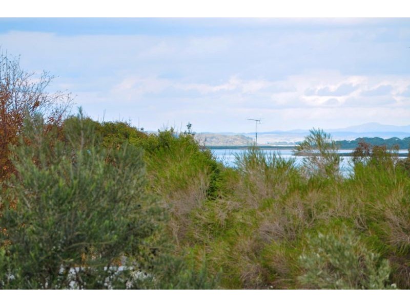 27 Garden Cres, Inverloch VIC 3996