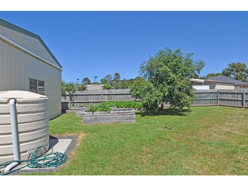 17 Stanley Crt, Inverloch VIC 3996